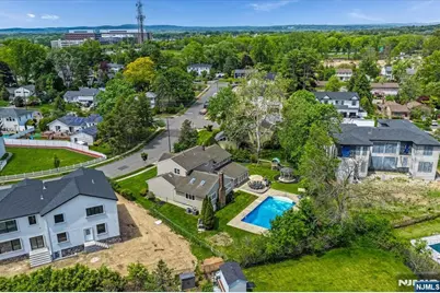 670 Swathmore Lane, Paramus, NJ 07652 - Photo 48