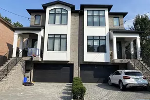 1582 John St, Fort Lee, NJ 07024 - Photo 2