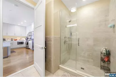 15 Somerset Lane 514 #514, Edgewater, NJ 07020 - Photo 6