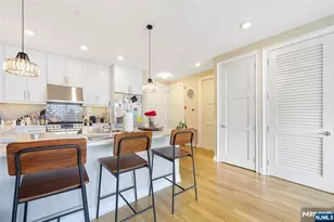 15 Somerset Ln 514, Edgewater, NJ 07020 - Photo 2