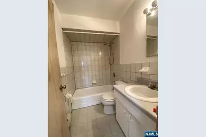 131 Saint Joseph Boulevard, Lodi, NJ 07644 - Photo 20