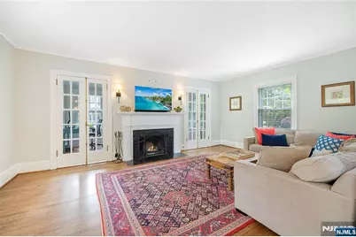 403 Colonial Road, Ridgewood, NJ 07450 - Photo 4