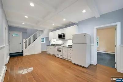 288 Van Dien Avenue D #D, Ridgewood, NJ 07450 - Photo 2