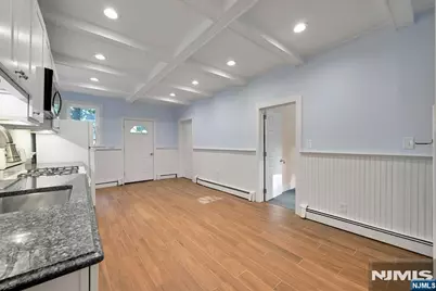 288 Van Dien Avenue D #D, Ridgewood, NJ 07450 - Photo 4