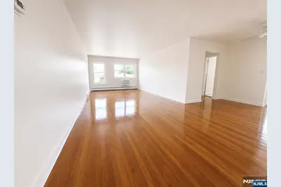 475 Grand Avenue 3E #3E, Palisades Park, NJ 07650 - Photo 1