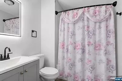 293 Clifton Avenue, Newark, NJ 07104 - Photo 18