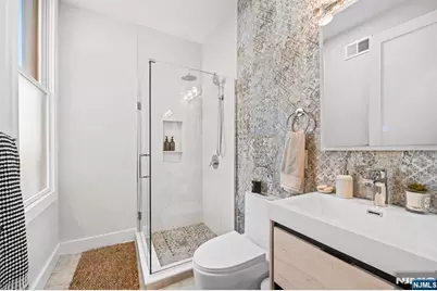 289 Webster Avenue 1A #1a, Jersey City, NJ 07307 - Photo 4