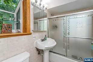 26 Pleasant Ave, Tenafly, NJ 07670 - Photo 24