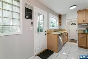 26 Pleasant Ave, Tenafly, NJ 07670 - Photo 10