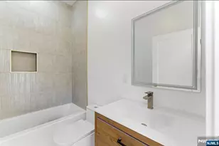 113 5 Oak Street 1, Jersey City, NJ 07304 - Photo 10