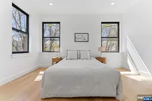 113 5 Oak Street 1, Jersey City, NJ 07304 - Photo 4