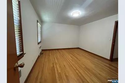 35 Edsall Avenue 1st Fl #1st fl, Palisades Park, NJ 07650 - Photo 4