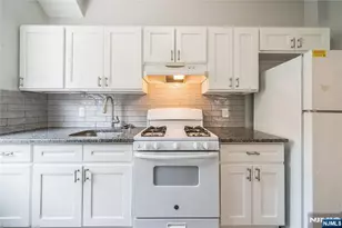 309 14th St, Union City, NJ 07087 - Photo 4