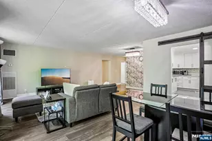 1077 River Road 211, Edgewater, NJ 07020 - Photo 12