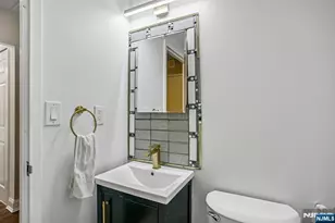 1077 River Road 211, Edgewater, NJ 07020 - Photo 18