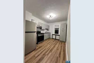 32 Hamilton Avenue, Fairview, NJ 07022 - Photo 18