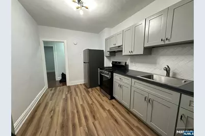32 Hamilton Avenue, Fairview, NJ 07022 - Photo 12