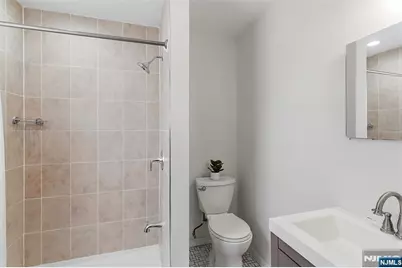 45 Avenue B, Lodi, NJ 07644 - Photo 14