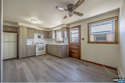 88 Maple Avenue, Woodland Park, NJ 07424 - Photo 2