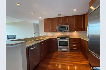 8100 River Road 917 #917, North Bergen, NJ 07047 - Photo 16