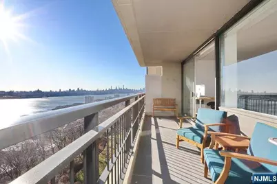 4 Horizon Road 1027 #1027, Fort Lee, NJ 07024 - Photo 2