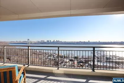 4 Horizon Road 1027 #1027, Fort Lee, NJ 07024 - Photo 4