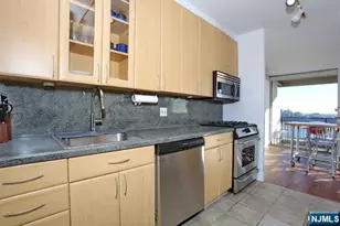 4 Horizon Road 1027, Fort Lee, NJ 07024 - Photo 16