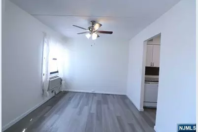 1600 Center Avenue 1E #1E, Fort Lee, NJ 07024 - Photo 12