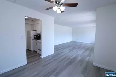 1600 Center Avenue 1E #1E, Fort Lee, NJ 07024 - Photo 8