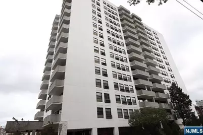 1600 Center Avenue 1E #1E, Fort Lee, NJ 07024 - Photo 2