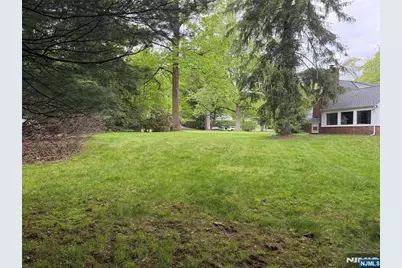 25 Carnot Avenue, Woodcliff Lake, NJ 07677 - Photo 2