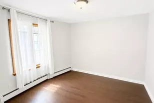 284 Livingston 2nd Floor, Lyndhurst Township, NJ 07071 - Photo 2