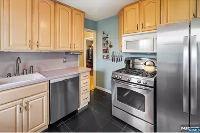 881 Lincoln Avenue, Maywood, NJ 07607 - Photo 10