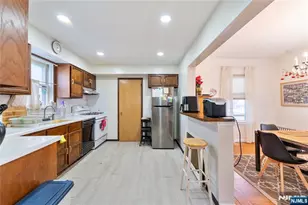 186 Oakwood Ave, Cliffside Park, NJ 07010 - Photo 8