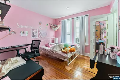 186 Oakwood Avenue, Cliffside Park, NJ 07010 - Photo 14