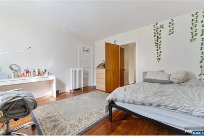 186 Oakwood Avenue, Cliffside Park, NJ 07010 - Photo 18