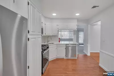 231 Hillside Avenue, Paramus, NJ 07652 - Photo 12