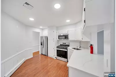 231 Hillside Avenue, Paramus, NJ 07652 - Photo 10