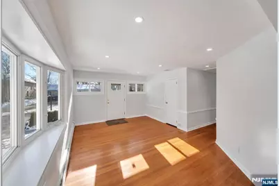 231 Hillside Avenue, Paramus, NJ 07652 - Photo 4