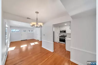231 Hillside Avenue, Paramus, NJ 07652 - Photo 8