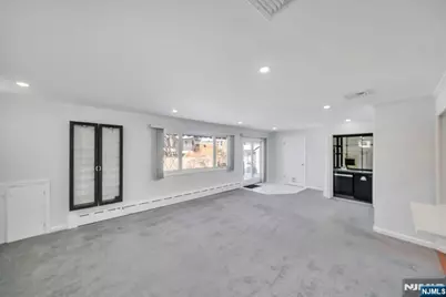 231 Hillside Avenue, Paramus, NJ 07652 - Photo 14