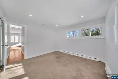 231 Hillside Avenue, Paramus, NJ 07652 - Photo 22
