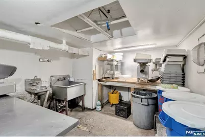 5910 Bergenline Avenue, West New York, NJ 07093 - Photo 24