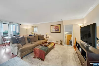 300 Winston Drive C0214 #C0214, Cliffside Park, NJ 07010 - Photo 4