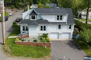 31 Knoble Pl, Hawthorne, NJ 07506 - Photo 2
