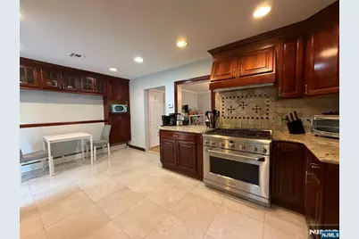 193 Midland Avenue 1st Fl #1st fl, Paramus, NJ 07652 - Photo 12
