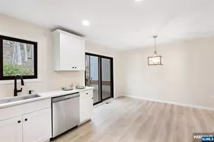 11196 Dell Pl 196, Stanhope, NJ 07874 - Photo 14
