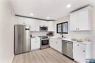 11196 Dell Pl 196, Stanhope, NJ 07874 - Photo 12