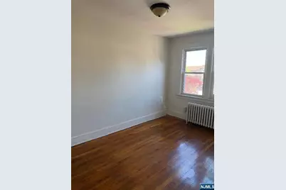 516 Anderson Avenue 2 #2, Cliffside Park, NJ 07010 - Photo 4