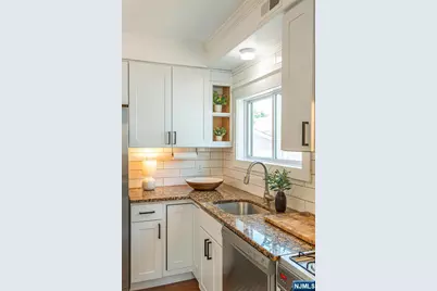 35 Howe Avenue, Montclair, NJ 07042 - Photo 24